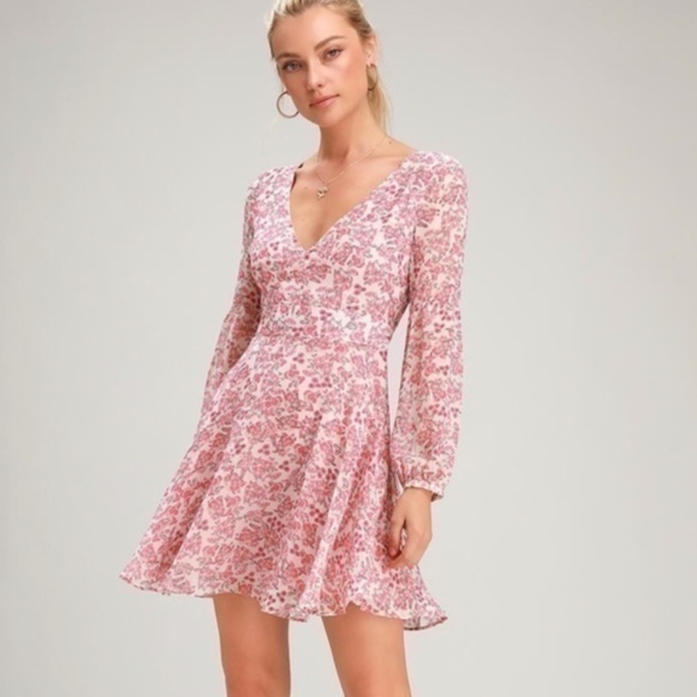 NWOT BB Dakota Pink FloraL Long Sleeve Dress
